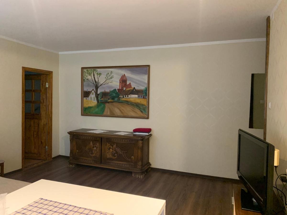 Riia 10, 2-Bedroom Apartment - 2 Big Beds 1 Extra Bed-Parking Free Tartu Exterior photo