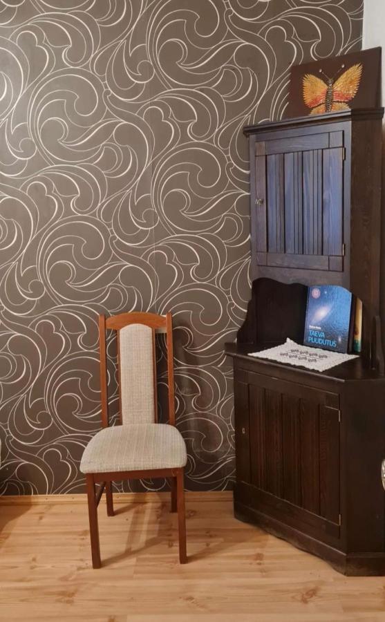 Riia 10, 2-Bedroom Apartment - 2 Big Beds 1 Extra Bed-Parking Free Tartu Exterior photo