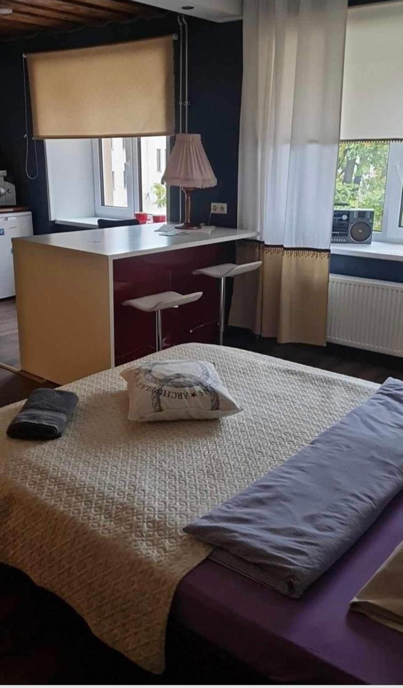 Riia 10, 2-Bedroom Apartment - 2 Big Beds 1 Extra Bed-Parking Free Tartu Exterior photo