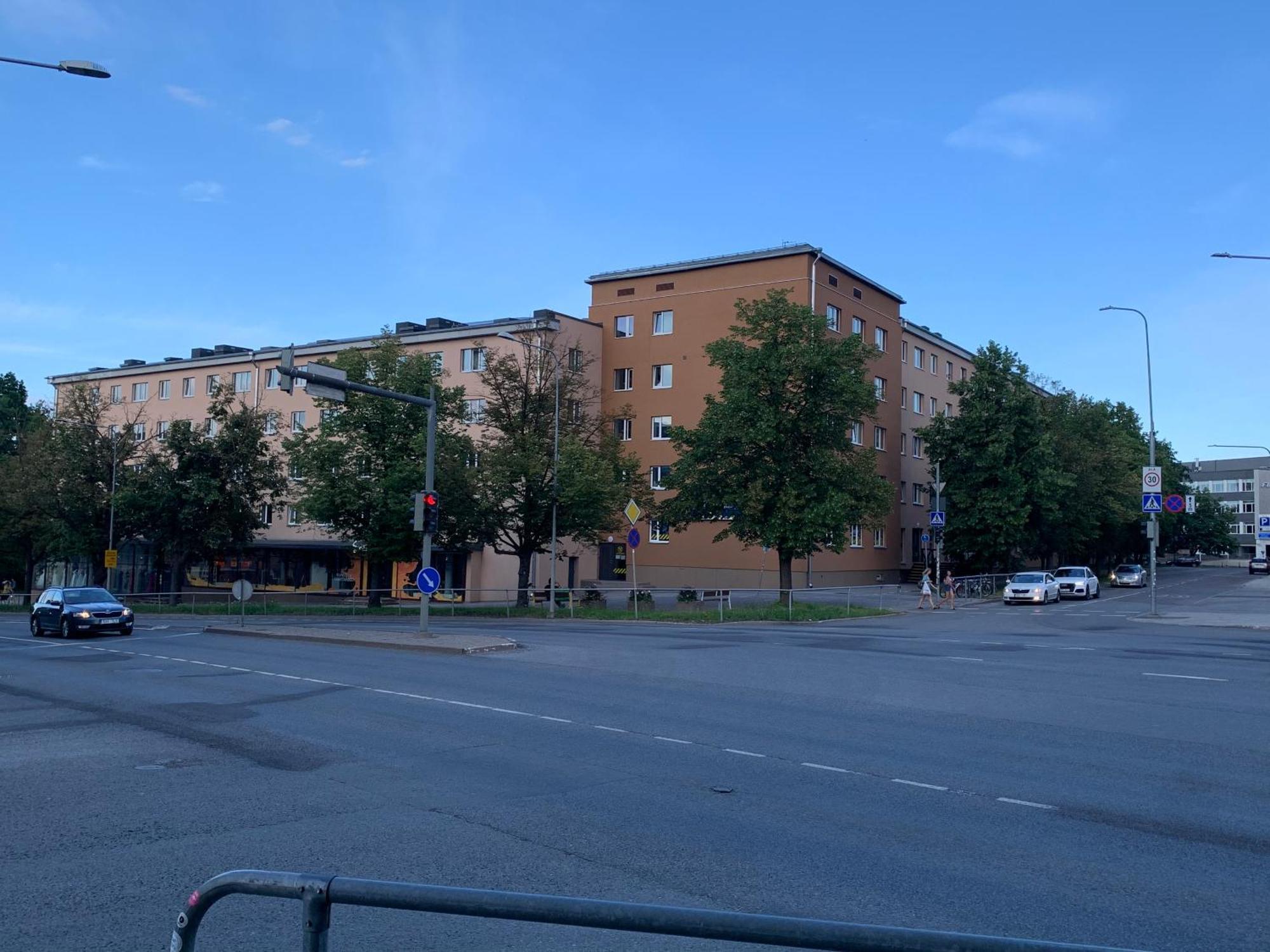 Riia 10, 2-Bedroom Apartment - 2 Big Beds 1 Extra Bed-Parking Free Tartu Exterior photo